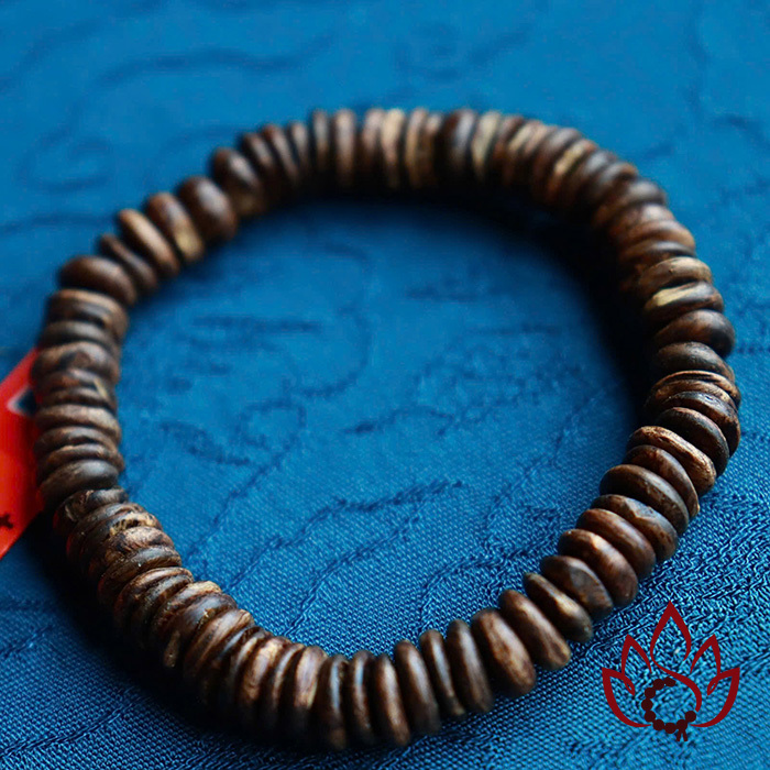 Vòng Trầm Hương Hạt Dẹp | 6-7 Ly | Trầm Bì Rễ Tự Nhiên